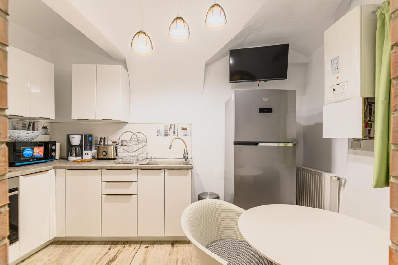 Dimora Np - Brasov Apartment ภายนอก รูปภาพ