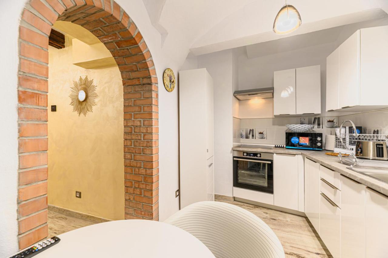 Dimora Np - Brasov Apartment ภายนอก รูปภาพ