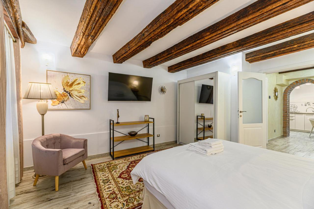 Dimora Np - Brasov Apartment ภายนอก รูปภาพ